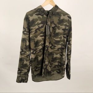 Banana Republic Camo men’s shirt with tags M